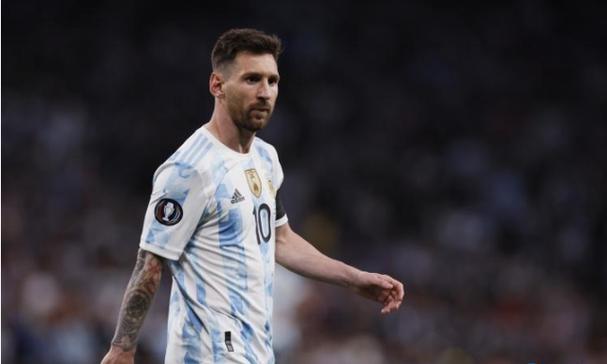 团聚宴消费升温，假期首日全国海底捞门店预订超2万桌